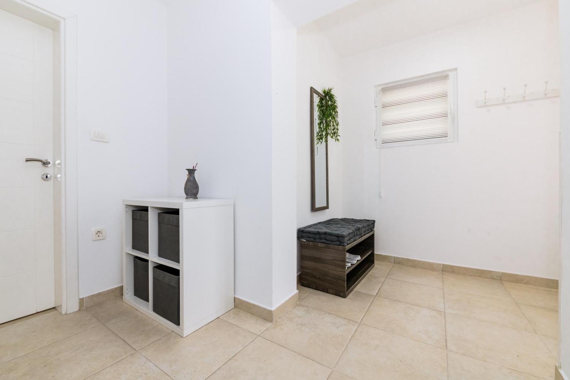 Paunovic Apartments Tivat Exterior photo