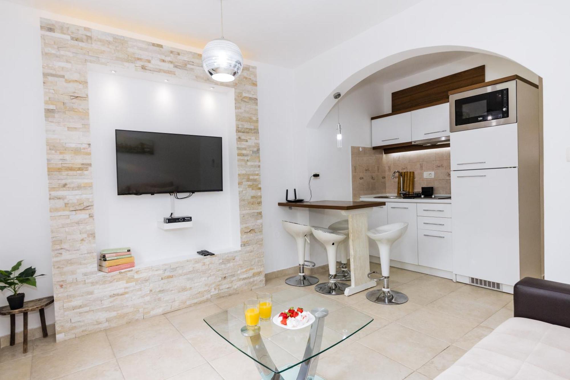 Paunovic Apartments Tivat Exterior photo